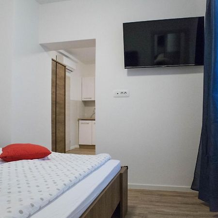 Jantar Apartmaji Novo Mesto Exteriör bild