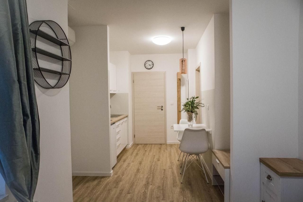 Jantar Apartmaji Novo Mesto Exteriör bild