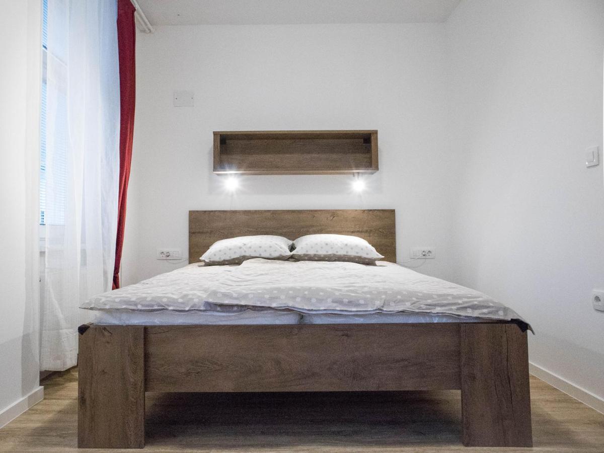 Jantar Apartmaji Novo Mesto Exteriör bild