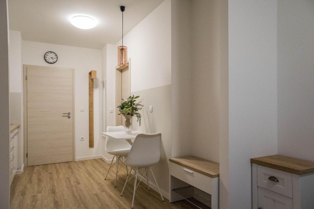 Jantar Apartmaji Novo Mesto Exteriör bild