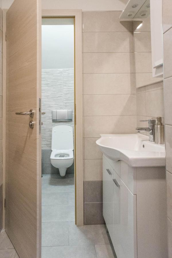 Jantar Apartmaji Novo Mesto Exteriör bild