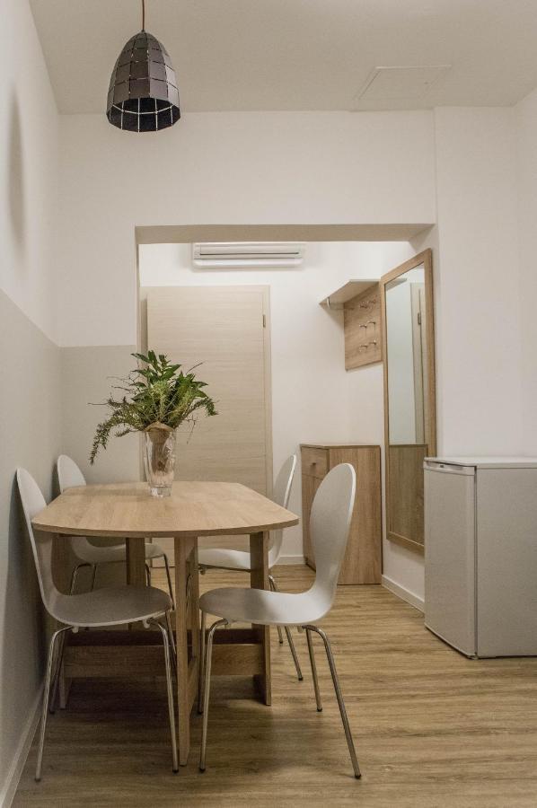 Jantar Apartmaji Novo Mesto Exteriör bild